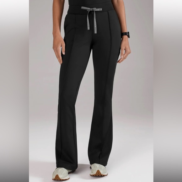 FIGS FORMx Scrub Set - Picture 2 of 5